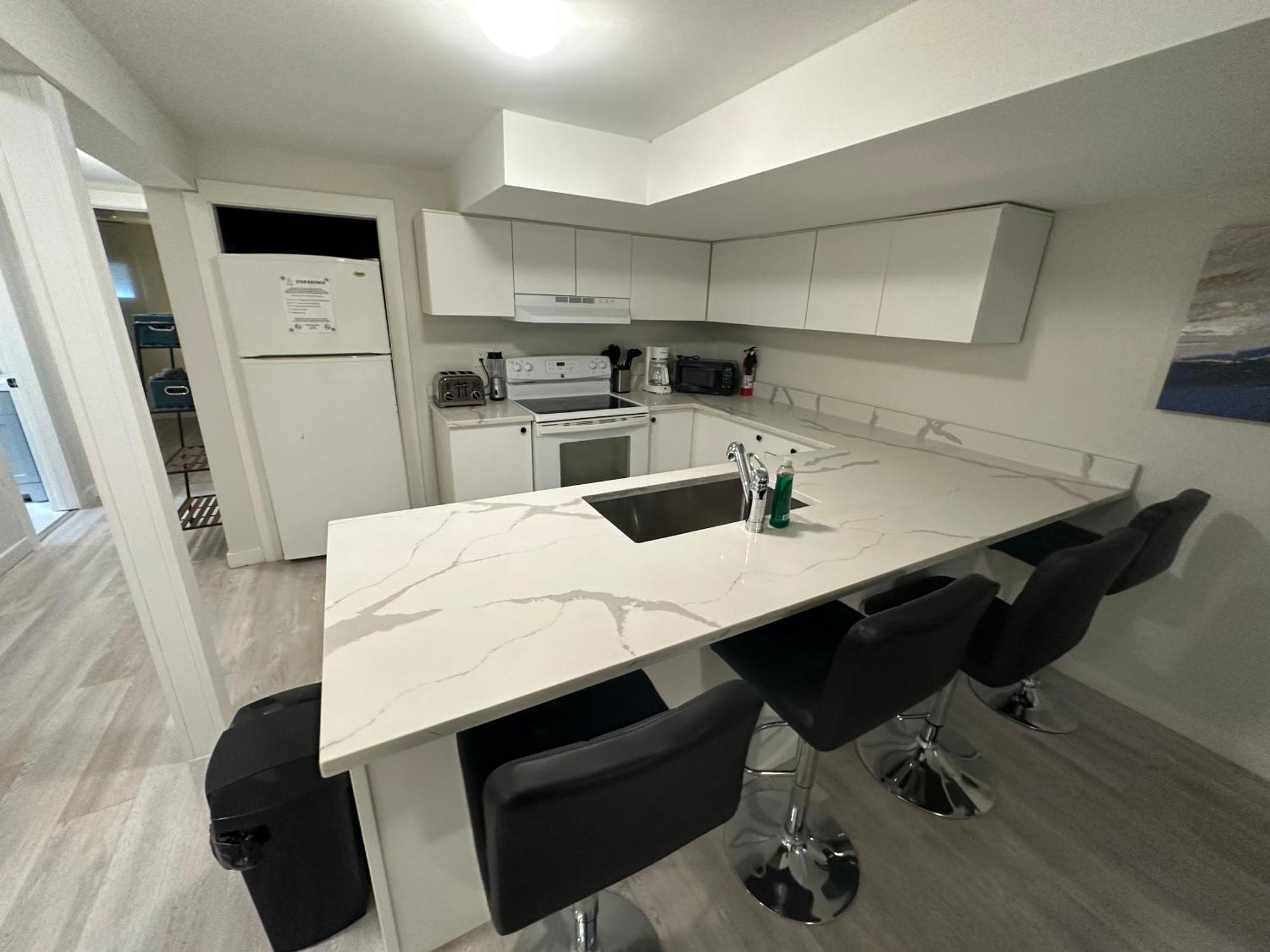 Comfy 2 Bedroom Near The Beach! بيكرينغ المظهر الخارجي الصورة
